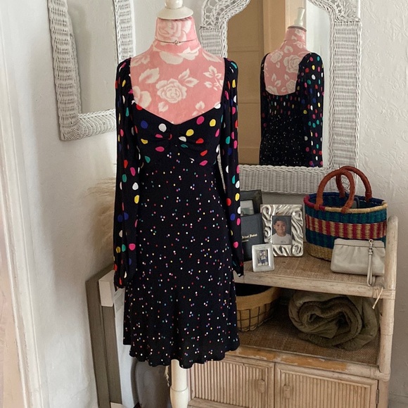 Welcome To My Closet 🤎 - Picture 5 of 16